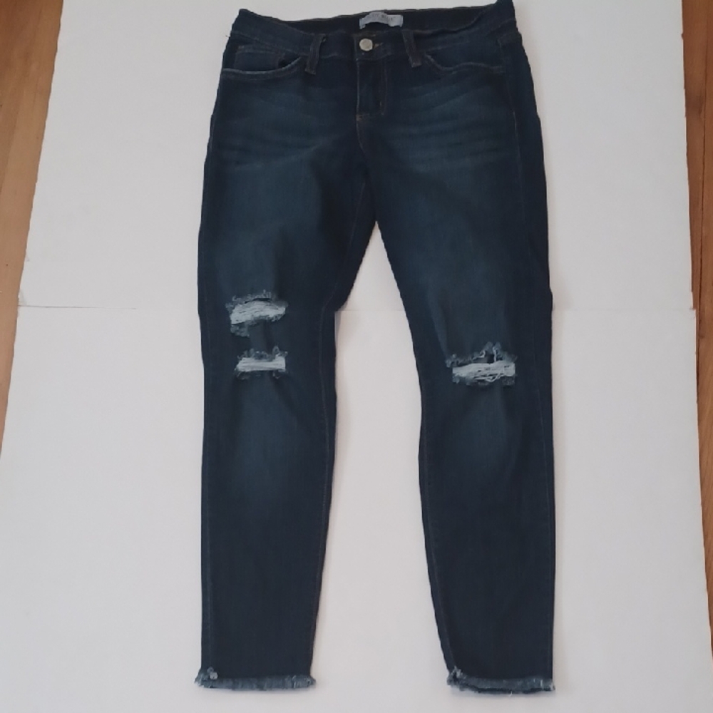 Judy Blue Jeans Sz.9/29.L.25.5" Distressed. Rise 8".  Good Condition.